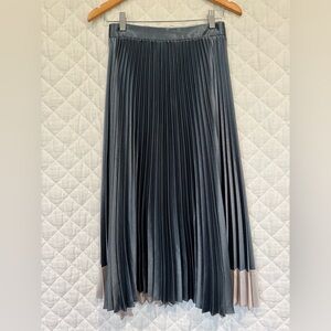 Ted Baker, shimmering blue gray pleated skirt, sz 1 (sizing specificTed Baker)